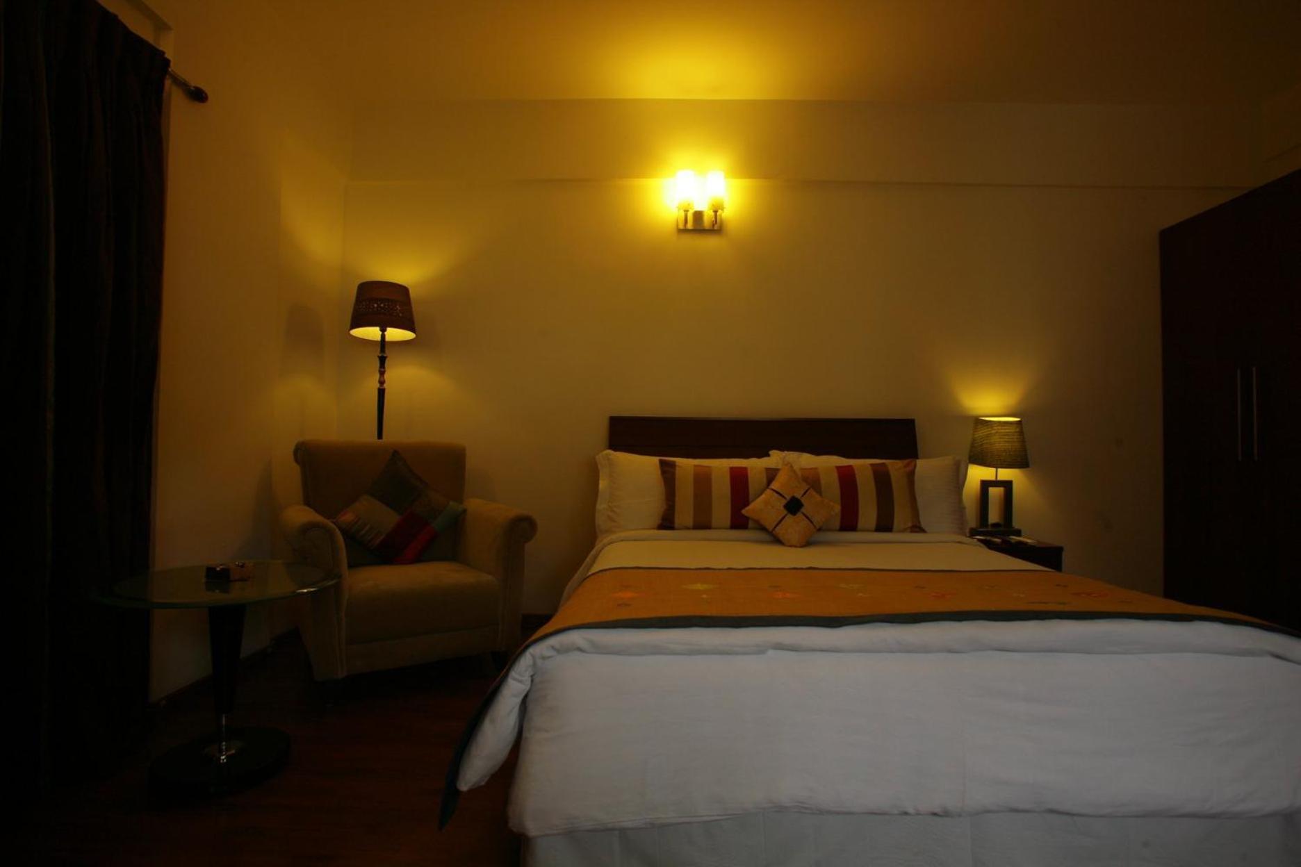 Justa Off Mg Road Otel Bangalore Dış mekan fotoğraf