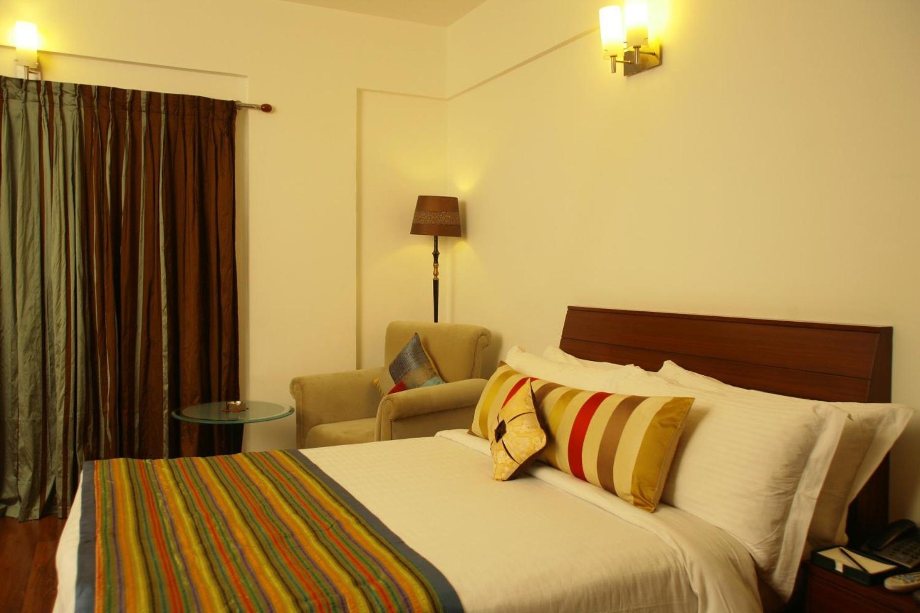 Justa Off Mg Road Otel Bangalore Dış mekan fotoğraf