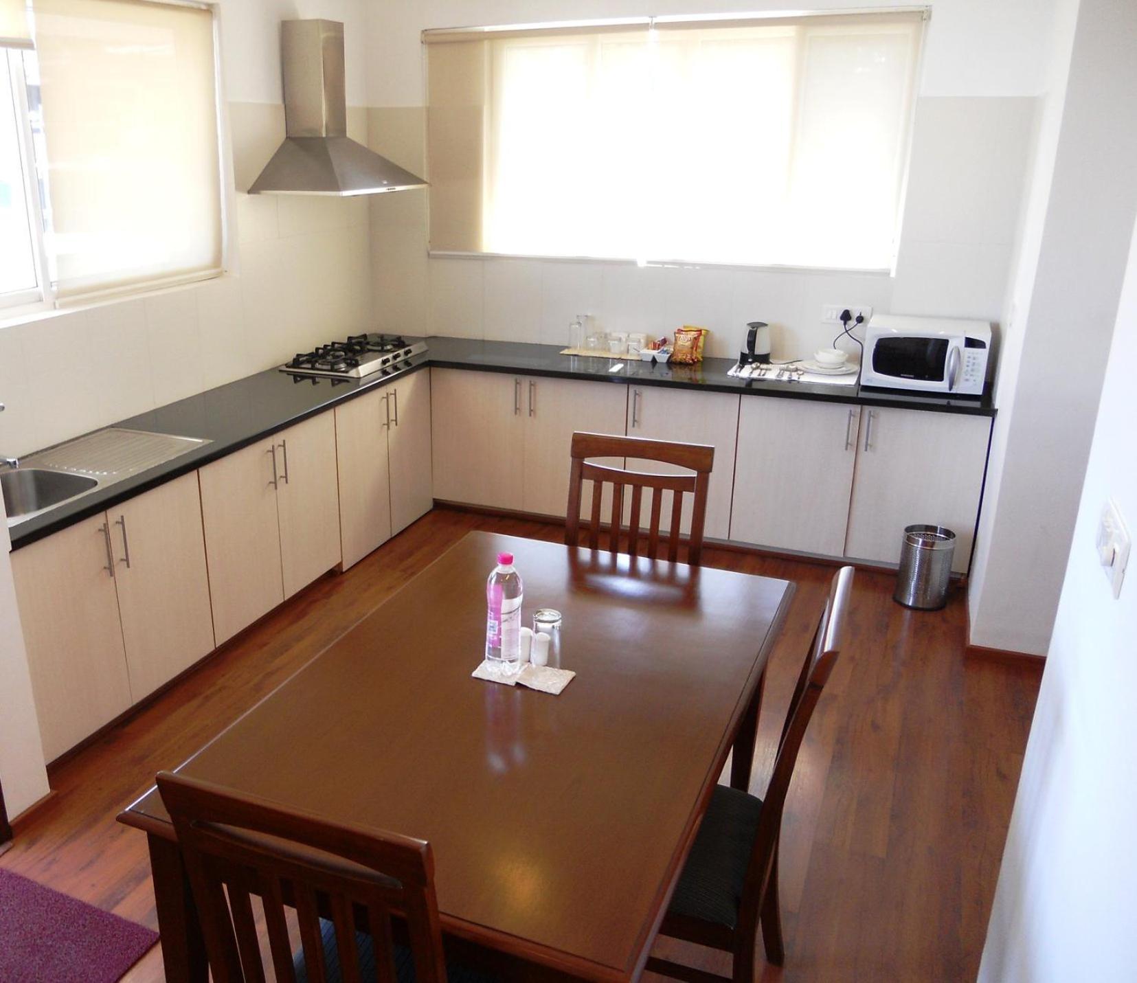 Justa Off Mg Road Otel Bangalore Dış mekan fotoğraf