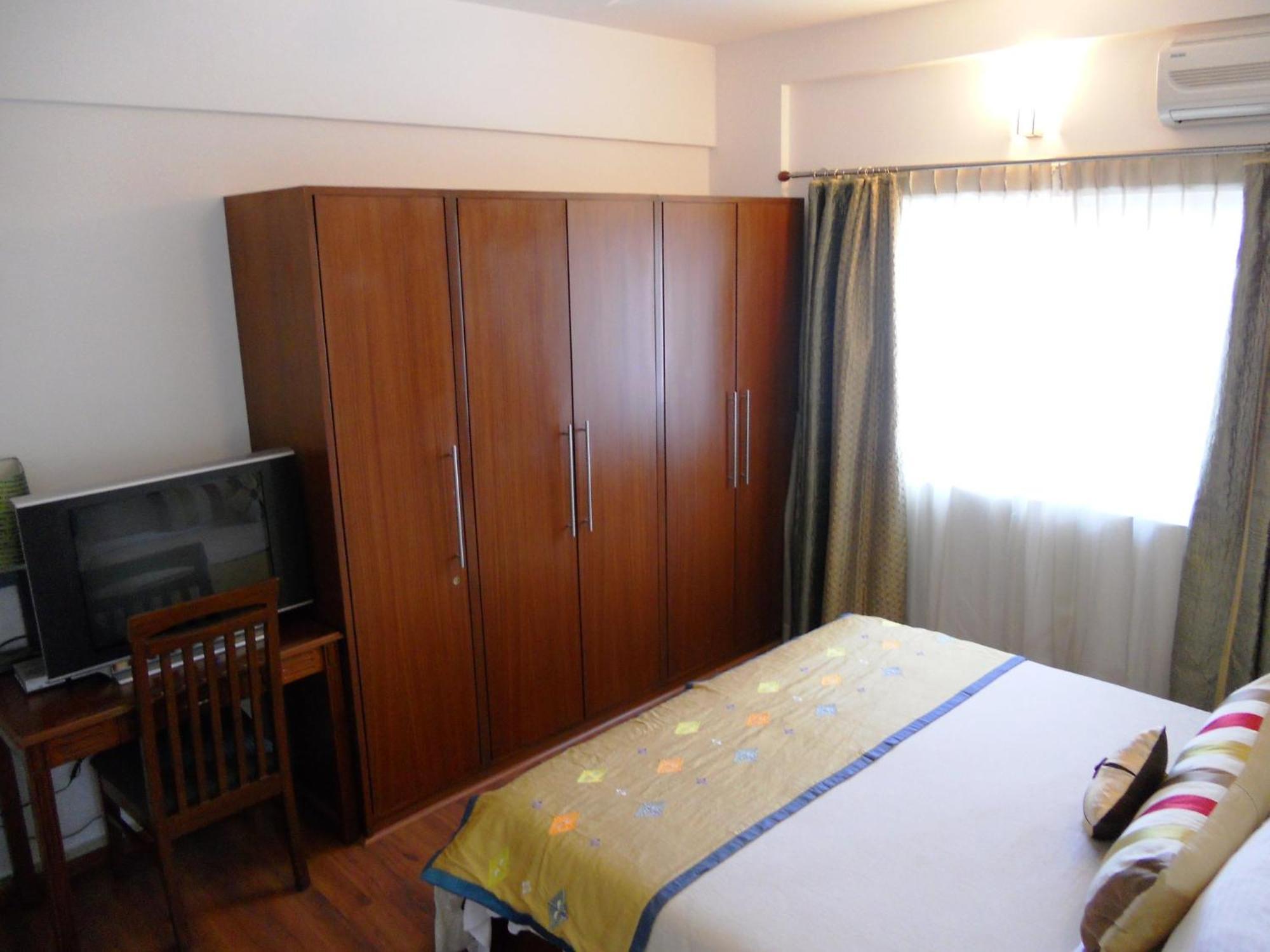 Justa Off Mg Road Otel Bangalore Dış mekan fotoğraf