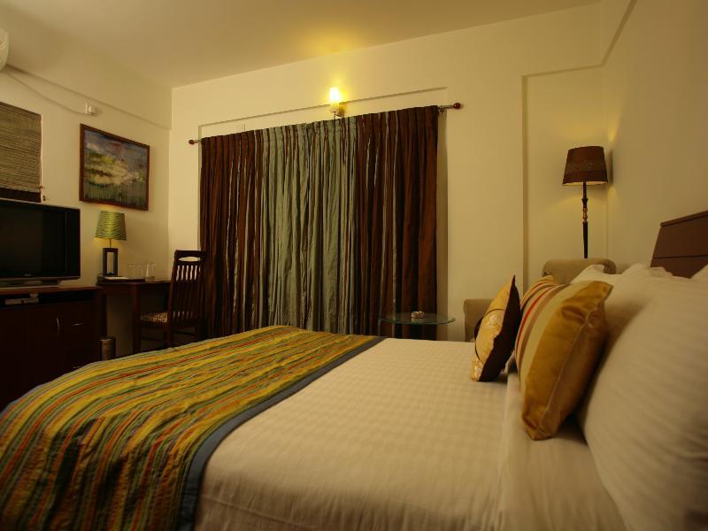 Justa Off Mg Road Otel Bangalore Dış mekan fotoğraf